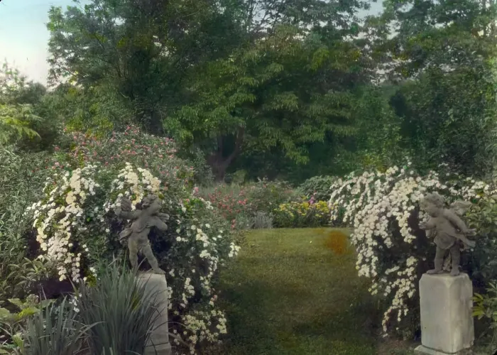 Framed Print : Graham Nichols house, Greenwich, Connecticut, c1917 or 1918. Creator: Frances Benjamin Johnston