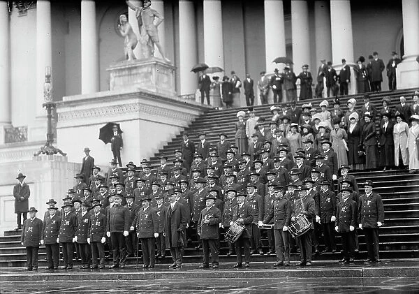 Grand Army of The Republic - Group, 1910. Creator: Harris & Ewing. Grand Army of The Republic - Group, 1910. Creator: Harris & Ewing
