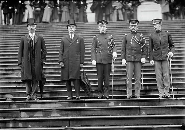 Grand Army of The Republic - Unidentified; Acting Secretary of War Oliver; Acting Chief... 1910. Creator: Harris & Ewing. Grand Army of The Republic - Unidentified; Acting Secretary of War Oliver; Acting Chief... 1910. Creator: Harris & Ewing