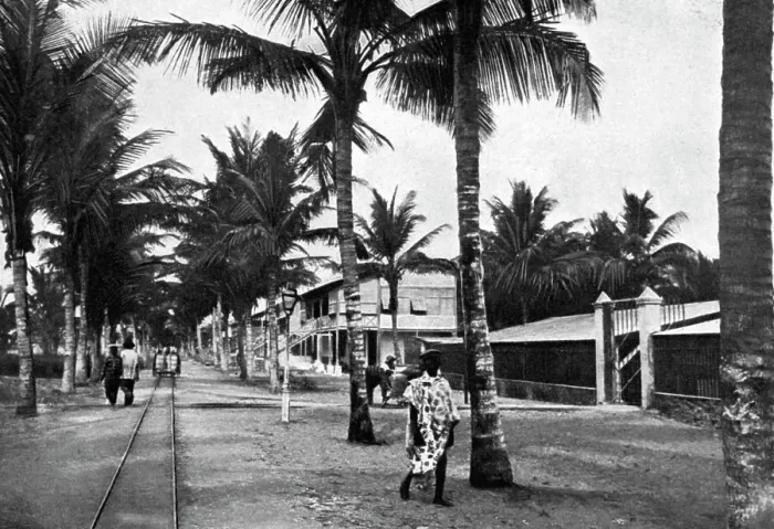 Framed Print : Grand Bassam. Une rue; L'Ouest Africain, 1914. Creator: Unknown Framed Print : Grand Bassam. Une rue; L'Ouest Africain, 1914. Creator: Unknown