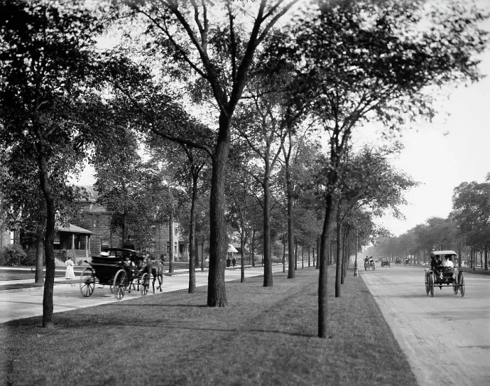 Framed Print : Grand Boulevard, Chicago, Ill. c1907. Creator: Unknown Framed Print : Grand Boulevard, Chicago, Ill. c1907. Creator: Unknown