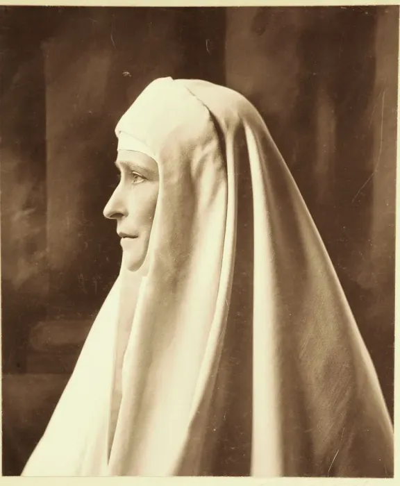 Framed Print : Grand Duchess Elizabeth Fyodorovna in the monastic habit, c. 1909 Framed Print : Grand Duchess Elizabeth Fyodorovna in the monastic habit, c. 1909