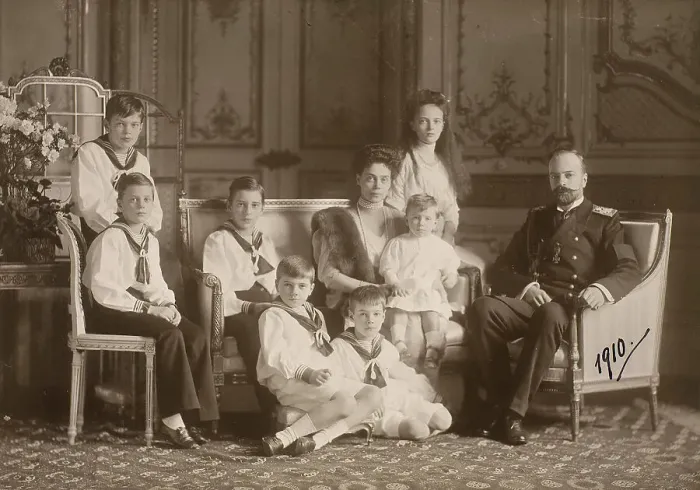 Framed Print : Grand Duchess Xenia Alexandrovna (1875-1960) with her husband Grand Duke Alexander Mikhailovich (186 Framed Print : Grand Duchess Xenia Alexandrovna (1875-1960) with her husband Grand Duke Alexander Mikhailovich (186