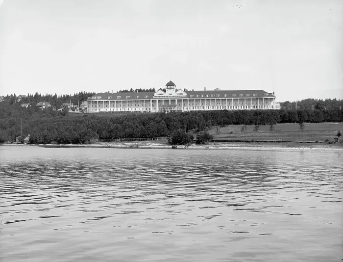 Framed Print : Grand Hotel, Mackinac Island, Mich. between 1900 and 1906. Creator: Unknown Framed Print : Grand Hotel, Mackinac Island, Mich. between 1900 and 1906. Creator: Unknown