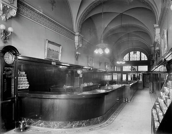 Grand Trunk Western Railroad, ticket office, Detroit, Mich. between 1905 and 1915. Creator: Unknown