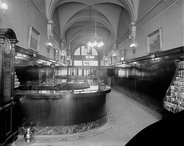 Grand Trunk Western Railroad, ticket office, Detroit, Mich. between 1905 and 1915. Creator: Unknown