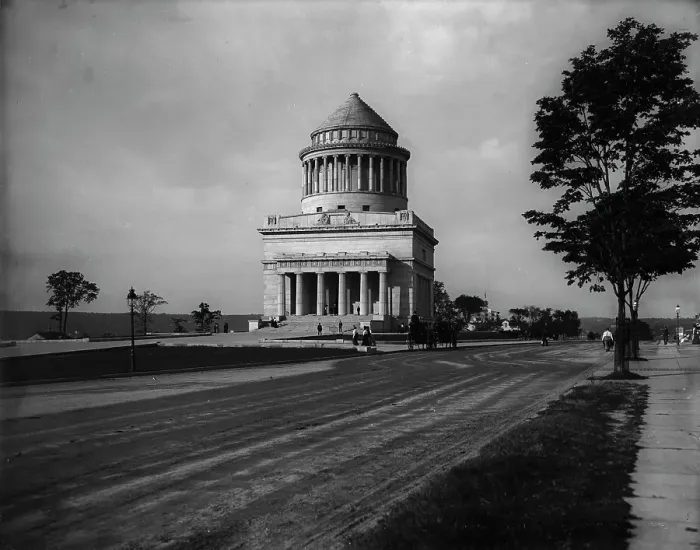 Framed Print : Grant's Tomb, New York, c1901. Creator: Unknown Framed Print : Grant's Tomb, New York, c1901. Creator: Unknown