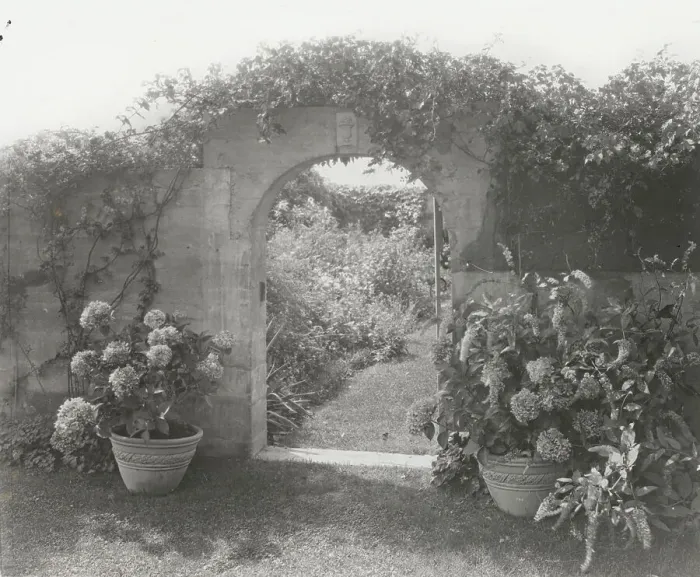 Framed Print : Gray Gardens, Robert Carmer Hill house, Lily Pond Lane, East Hampton, New York, c1914. Creator: Frances Benjamin Johnston. Gray Gardens, Robert Carmer Hill house, Lily Pond Lane, East Hampton, New York, c1914 Framed Print : Gray Gardens, Robert Carmer Hill house, Lily Pond Lane, East Hampton, New York, c1914. Creator: Frances Benjamin Johnston. Gray Gardens, Robert Carmer Hill house, Lily Pond Lane, East Hampton, New York, c1914