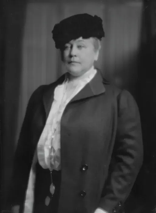 Framed Print : Gray, Horace, Mrs. portrait photograph, 1916 Jan. 13. Creator: Arnold Genthe Framed Print : Gray, Horace, Mrs. portrait photograph, 1916 Jan. 13. Creator: Arnold Genthe