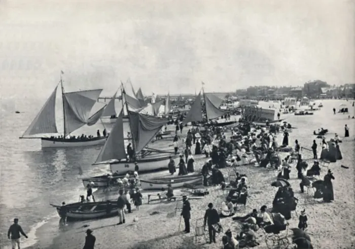 Framed Print : Great Yarmouth - A Typical Scene on the Beach, 1895 Framed Print : Great Yarmouth - A Typical Scene on the Beach, 1895