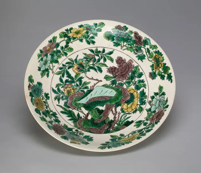 Framed Print : Green and Aubergine-glazed Dish (Susancai), Qing dynasty, Kangxi period (1662-1722) Framed Print : Green and Aubergine-glazed Dish (Susancai), Qing dynasty, Kangxi period (1662-1722)