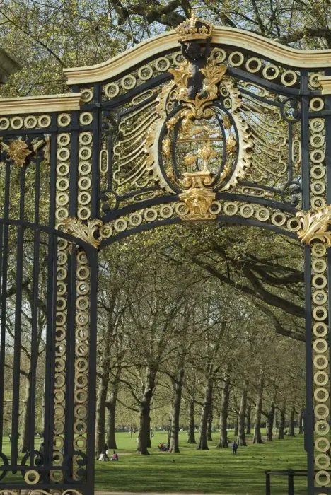 Framed Print : Green Park, 2005. Creator: Ethel Davies