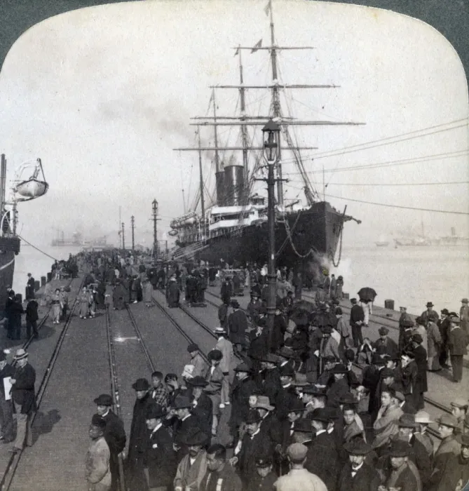 Framed Print : Greetings for newcomers on the pier alongside the Pacific Mail SS China, at Yokohama, Japan, 1904. Artist: Underwood & Underwood Framed Print : Greetings for newcomers on the pier alongside the Pacific Mail SS China, at Yokohama, Japan, 1904. Artist: Underwood & Underwood