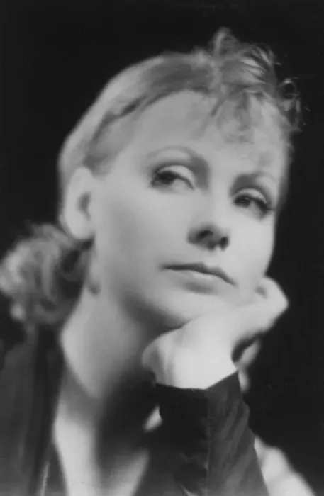 Framed Print : Greta Garbo (1905-1990), Swedish actress, c1920s Framed Print : Greta Garbo (1905-1990), Swedish actress, c1920s