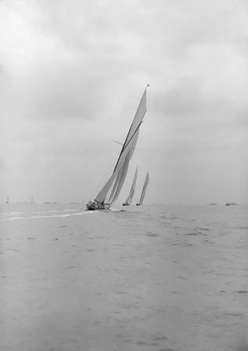 Framed Print : Group of 15 Metres racing close-hauled, 1913. Creator: Kirk & Sons of Cowes Framed Print : Group of 15 Metres racing close-hauled, 1913. Creator: Kirk & Sons of Cowes