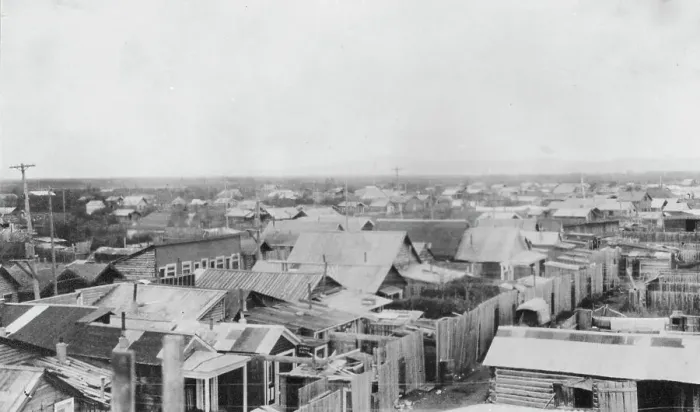 Framed Print : A group of homes, between c1900 and 1916. Creator: Unknown Framed Print : A group of homes, between c1900 and 1916. Creator: Unknown