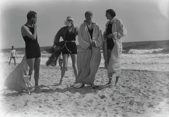 Framed Print : Group of people at Long Beach, New York, between 1896 and 1942. Creator: Arnold Genthe Framed Print : Group of people at Long Beach, New York, between 1896 and 1942. Creator: Arnold Genthe