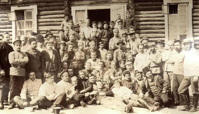 Framed Print : A Group Picture of Convicts in Front of the Kitchen, 1906-1911. Creator: Isaiah Aronovich Shinkman Framed Print : A Group Picture of Convicts in Front of the Kitchen, 1906-1911. Creator: Isaiah Aronovich Shinkman