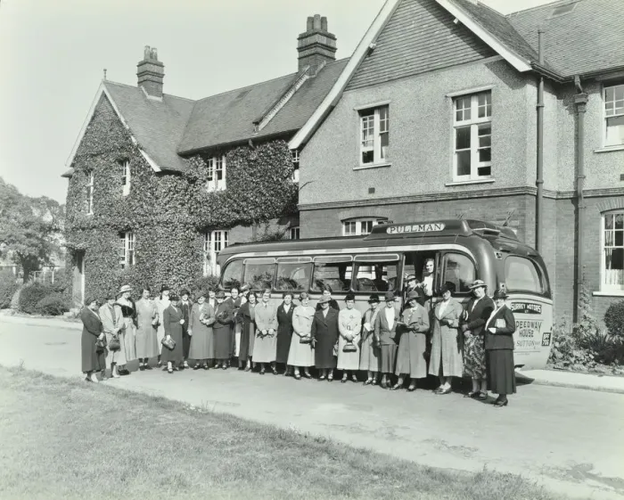 Framed Print : Group of women visitors in front of a school, Croydon, 1937 Framed Print : Group of women visitors in front of a school, Croydon, 1937