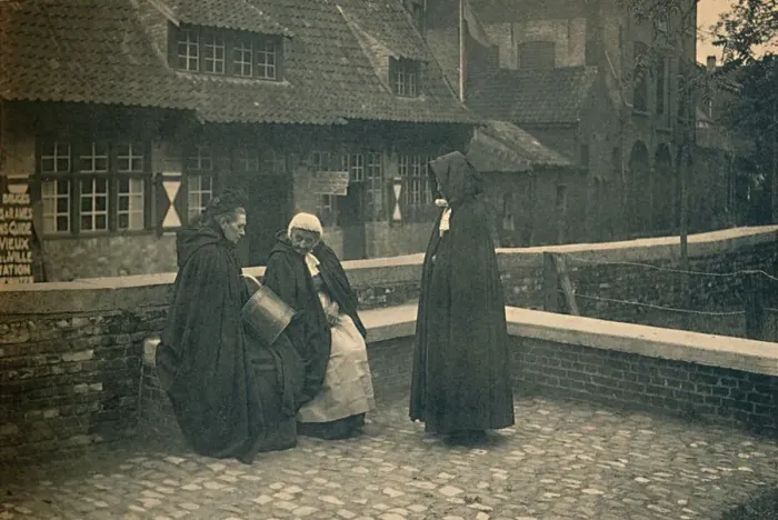 Framed Print : Behind the Gruuthuse. Types of Bruges, c1910 Framed Print : Behind the Gruuthuse. Types of Bruges, c1910