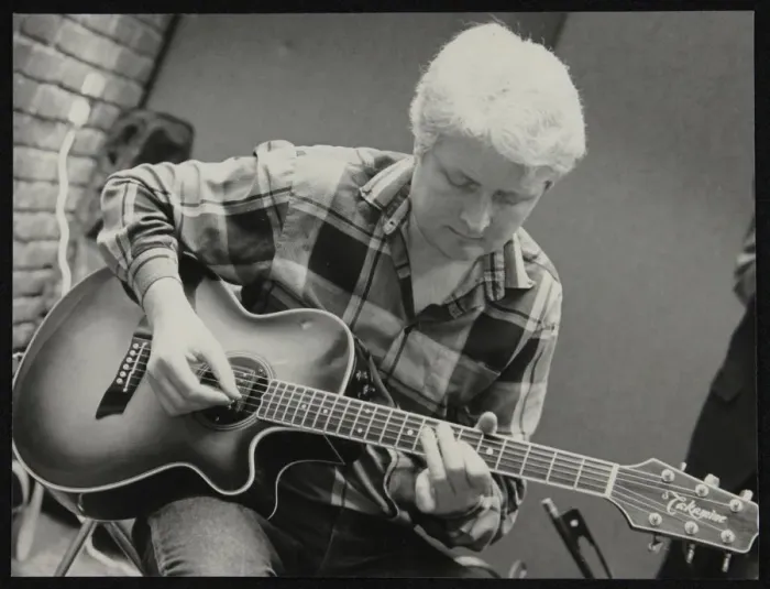 Framed Print : Guitarist Dave Cliff playing at The Fairway, Welwyn Garden City, Hertfordshire, 28 April 1991 Framed Print : Guitarist Dave Cliff playing at The Fairway, Welwyn Garden City, Hertfordshire, 28 April 1991