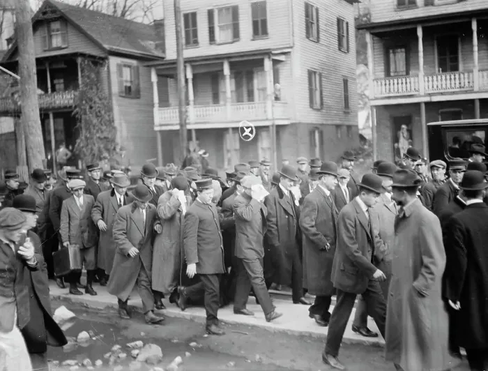 Framed Print : Gunmen arriving at Sing Sing, Whitey Lewis, 1912. Creator: Bain News Service Framed Print : Gunmen arriving at Sing Sing, Whitey Lewis, 1912. Creator: Bain News Service