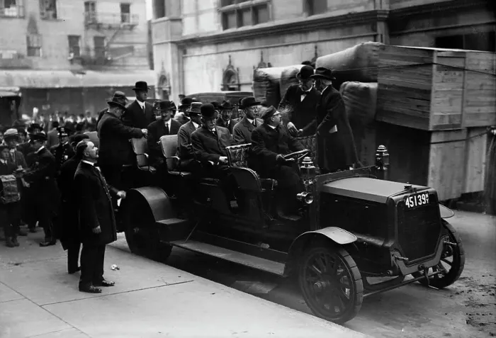 Framed Print : Gunmen Jury, [N.Y.], 1912. Creator: Bain News Service