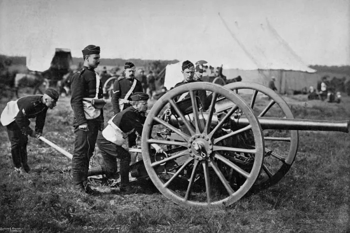 Framed Print : Gunners of field artillery drilling with a 12 pounder, 1895. Artist: Gregory & Co Framed Print : Gunners of field artillery drilling with a 12 pounder, 1895. Artist: Gregory & Co