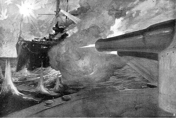 The guns of a Japanese battleship, Russo-Japanese War, 1904