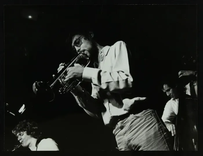 Framed Print : Guy Barker, Chris Hunter and Chris Laurence playing at The Stables, Wavendon, Buckinghamshire