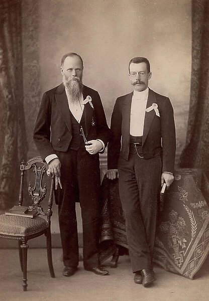 G.V. Yudin and V.I. Klochkov - bibliophile and St. Petersburg owner of an antique bookshop. 1890. Creator: Levitskii