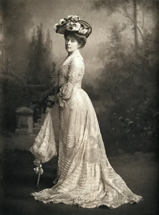 Framed Print : Gwendoline Syrie Maud Wellcome, c1900s. Creator: Lafayette Framed Print : Gwendoline Syrie Maud Wellcome, c1900s. Creator: Lafayette