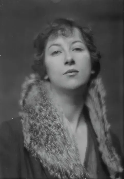 Framed Print : Gwynn, Miss, portrait photograph, 1915. Creator: Arnold Genthe Framed Print : Gwynn, Miss, portrait photograph, 1915. Creator: Arnold Genthe
