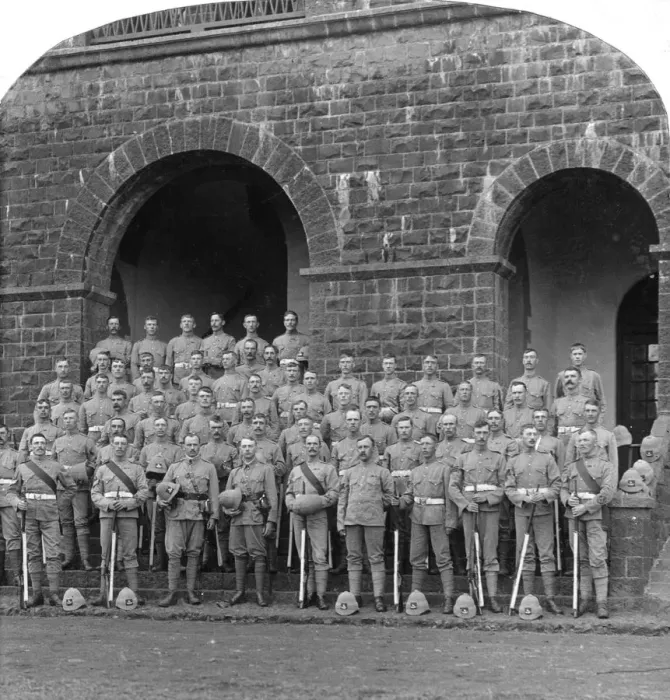 Framed Print : H Company, Royal Warwickshire Regiment, Belgaum, India, 1900s. Artist: Underwood & Underwood Framed Print : H Company, Royal Warwickshire Regiment, Belgaum, India, 1900s. Artist: Underwood & Underwood