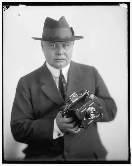Framed Print : H & E photographer, between 1910 and 1920. Creator: Harris & Ewing. H & E photographer, between 1910 and 1920. Creator: Harris & Ewing Framed Print : H & E photographer, between 1910 and 1920. Creator: Harris & Ewing. H & E photographer, between 1910 and 1920. Creator: Harris & Ewing