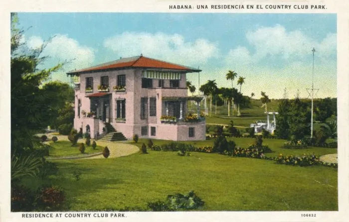 Framed Print : Habana: Una Residencia En El Country Club Park. Residence at Country Club Park, c1910 Framed Print : Habana: Una Residencia En El Country Club Park. Residence at Country Club Park, c1910