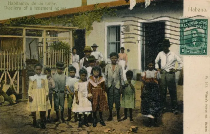 Framed Print : Habitantes de un solar. Dwellers of a tenement house, c1913 Framed Print : Habitantes de un solar. Dwellers of a tenement house, c1913