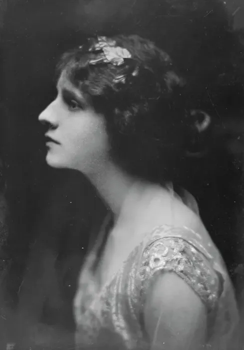 Framed Print : Hagemeyer, M.E. Scott, Miss, portrait photograph, 1916 Mar. 15. Creator: Arnold Genthe Framed Print : Hagemeyer, M.E. Scott, Miss, portrait photograph, 1916 Mar. 15. Creator: Arnold Genthe