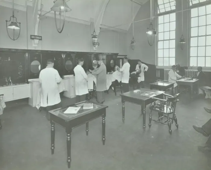 Framed Print : Hair dressing class for men at the Bromley Non-Residential Training Centre, London, 1934 Framed Print : Hair dressing class for men at the Bromley Non-Residential Training Centre, London, 1934
