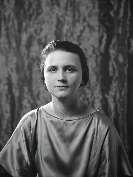 Hale, Richard, Mrs. portrait photograph, 1924 Apr. 8. Creator: Arnold Genthe