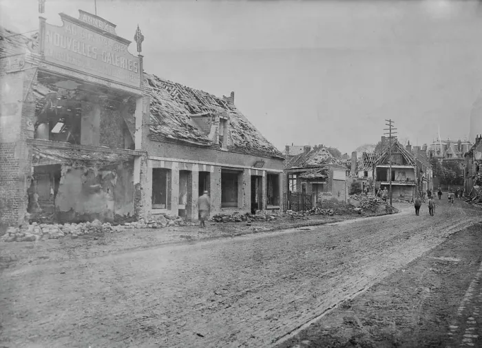 Framed Print : Ham - Noyon St. & Nide Blvd. between c1915 and c1920. Creator: Bain News Service. Ham - Noyon St. & Nide Blvd. between c1915 and c1920. Creator: Bain News Service Framed Print : Ham - Noyon St. & Nide Blvd. between c1915 and c1920. Creator: Bain News Service. Ham - Noyon St. & Nide Blvd. between c1915 and c1920. Creator: Bain News Service