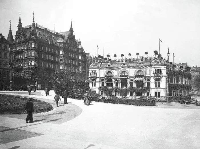 Framed Print : Hamburg. Alster-Pavillion and Hotel Hamburger, 1904. Creator: Unknown