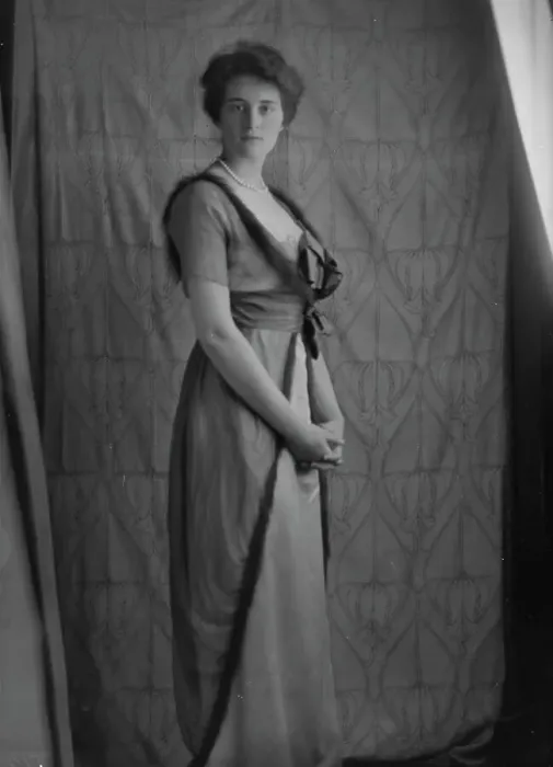 Framed Print : Hamilton, Helen M. Miss, portrait photograph, 1913 Dec. 18. Creator: Arnold Genthe Framed Print : Hamilton, Helen M. Miss, portrait photograph, 1913 Dec. 18. Creator: Arnold Genthe
