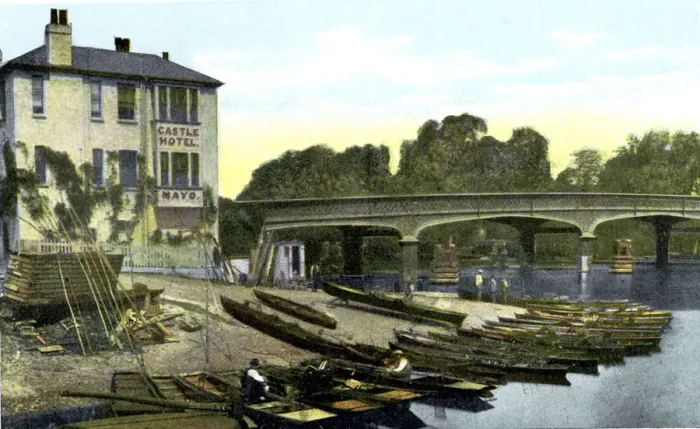 Framed Print : Hampton Court Bridge, London, 20th Century