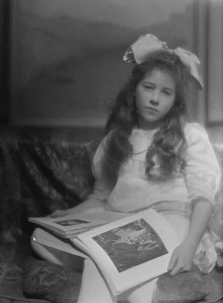 Hanauer girl, portrait photograph, 1915 Feb. 23. Creator: Arnold Genthe