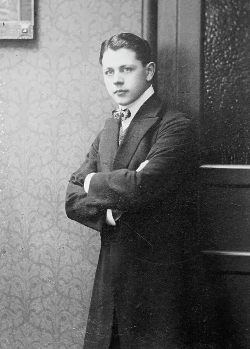 Framed Print : Hans Schumann - Heink, standing three-quarters, photo: Hahn Nachf. Dresden, Ferdinand Str. 11, 1912 Creator: Bain News Service Framed Print : Hans Schumann - Heink, standing three-quarters, photo: Hahn Nachf. Dresden, Ferdinand Str. 11, 1912 Creator: Bain News Service