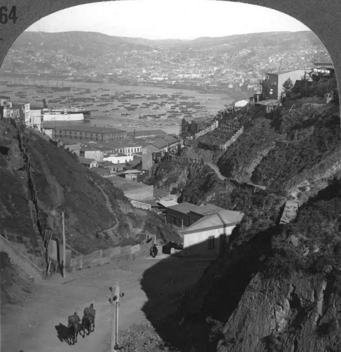 Framed Print : The harbour and city of Valparaiso, Chile, c1900s Framed Print : The harbour and city of Valparaiso, Chile, c1900s