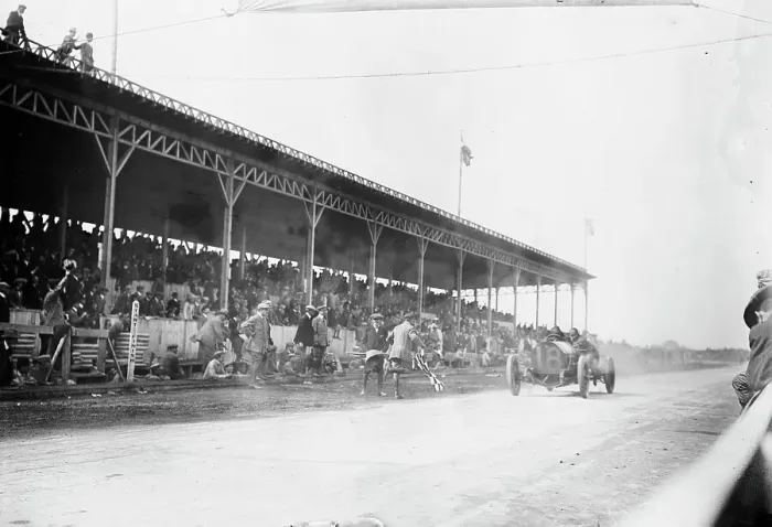 Framed Print : Harry Grant in alco car winning Cup Race, 1910, Kadel photo, 1910. Creator: Bain News Service Framed Print : Harry Grant in alco car winning Cup Race, 1910, Kadel photo, 1910. Creator: Bain News Service