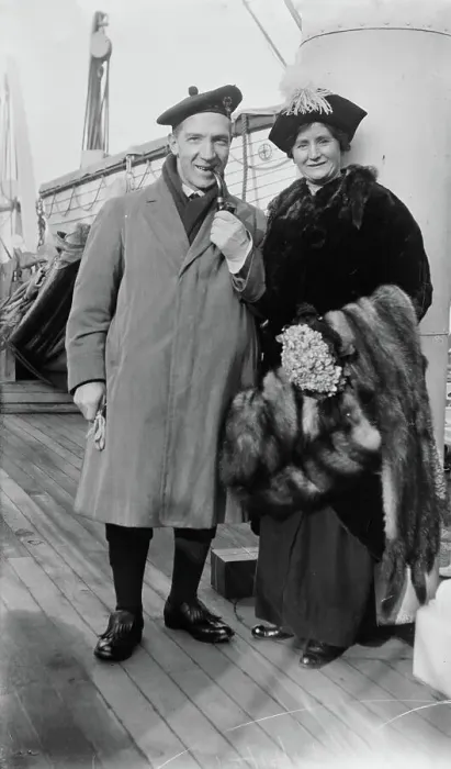 Framed Print : Harry Lauder and wife, 1914. Creator: Bain News Service Framed Print : Harry Lauder and wife, 1914. Creator: Bain News Service