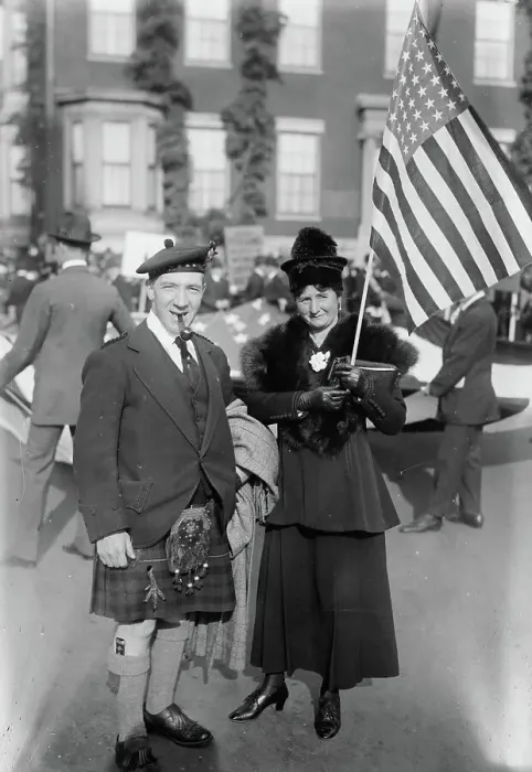 Framed Print : Harry Lauder & wife, between c1915 and c1920. Creator: Bain News Service Framed Print : Harry Lauder & wife, between c1915 and c1920. Creator: Bain News Service